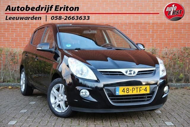 Zwart Occasion 2011 Hyundai i20 Hatchback | € 6.245 (Iets duurder) - Afbeelding 1/4