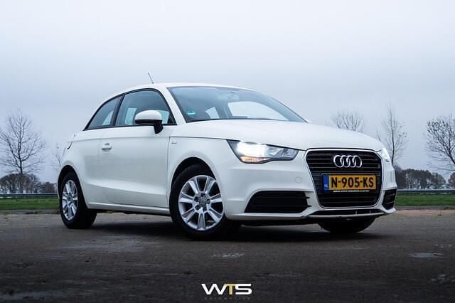 Creme Occasion 2011 Audi A1 Attraction Hatchback | € 5.750 (Eerlijke prijs) - Afbeelding 1/4