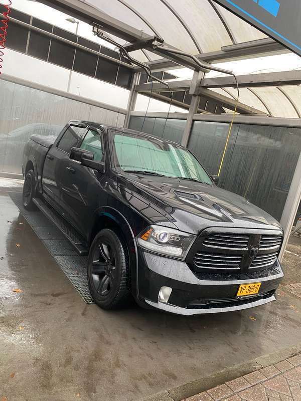 Zwart Gebruikt 2015 Dodge Ram Pickup | € 32.999 (Duur) - Afbeelding 1/1