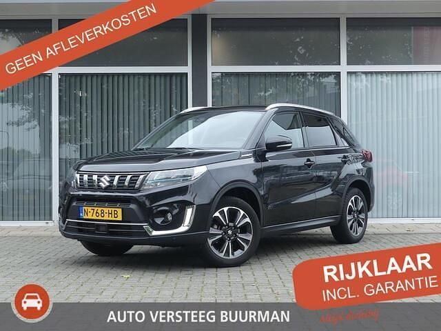 Zwart Gebruikt 2020 Suzuki Vitara Style SUV | € 21.450 (Eerlijke prijs) - Afbeelding 1/4