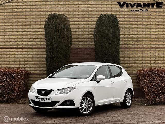 Wit Occasion 2012 Seat Ibiza Copa Hatchback | € 3.995 (Goede deal) - Afbeelding 1/4
