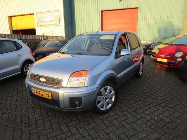 Grijs Gebruikt 2006 Ford Fusion Futura MPV | € 1.450 (Eerlijke prijs) - Afbeelding 1/4