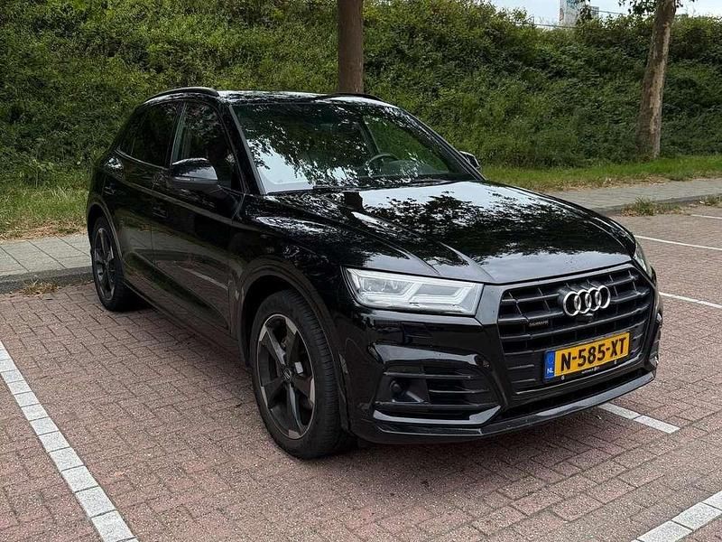 Zwart Gebruikt 2019 Audi Q5 SUV | € 25.500 - Afbeelding 1/4