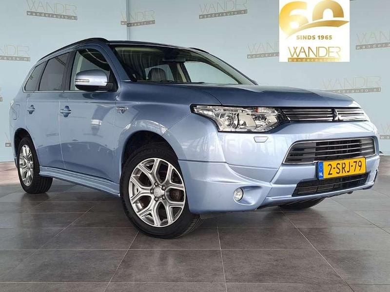 Blauw Gebruikt 2013 Mitsubishi Outlander P-HEV SUV | € 7.900 (Goede deal) - Afbeelding 1/4
