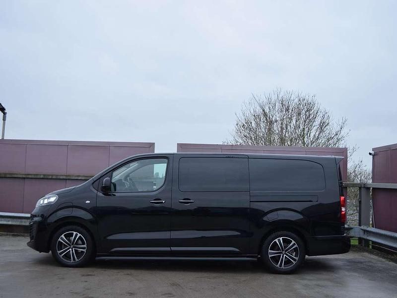 Occasion Opel Vivaro-e Combi Innovation 100 kW (136 PK) 2022 Zwart Van