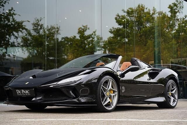 Zwart Gebruikt 2022 Ferrari F8 Cabriolet | € 388.888 - Afbeelding 1/4