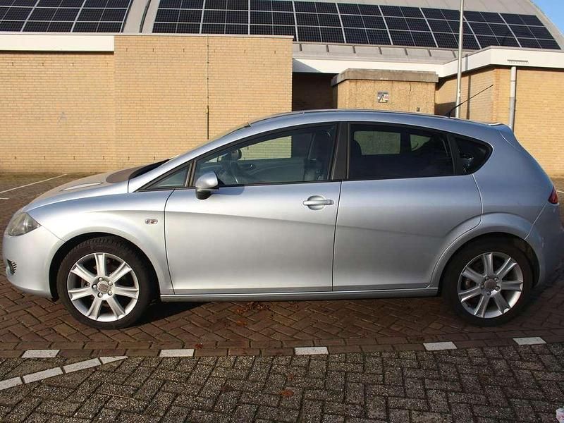 Occasion Seat Leon Sport 102 PK (75 kW) 2009 Zilver MPV