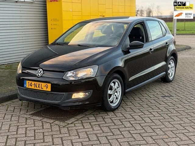 Zwart (metallic) Gebruikt 2011 VW Polo Hatchback | € 2.995 (Goede deal) - Afbeelding 1/4