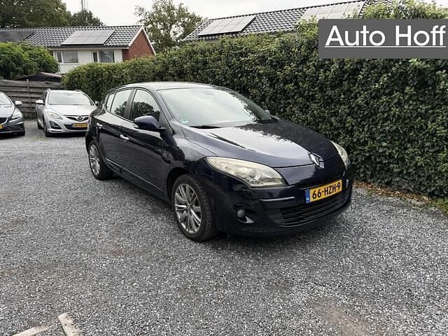 Blauw Gebruikt 2009 Renault Mégane III Expression Hatchback | € 2.745 (Eerlijke prijs) - Afbeelding 1/4