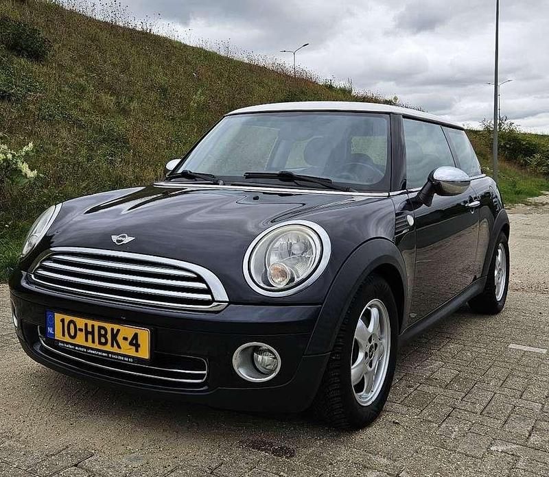 Zwart Gebruikt 2008 Mini ONE Pepper Hatchback | € 3.200 (Eerlijke prijs) - Afbeelding 1/4