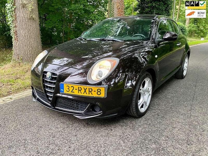 Zwart, metallic lak Gebruikt 2011 Alfa Romeo MiTo Hatchback | € 2.229 (Eerlijke prijs) - Afbeelding 1/4