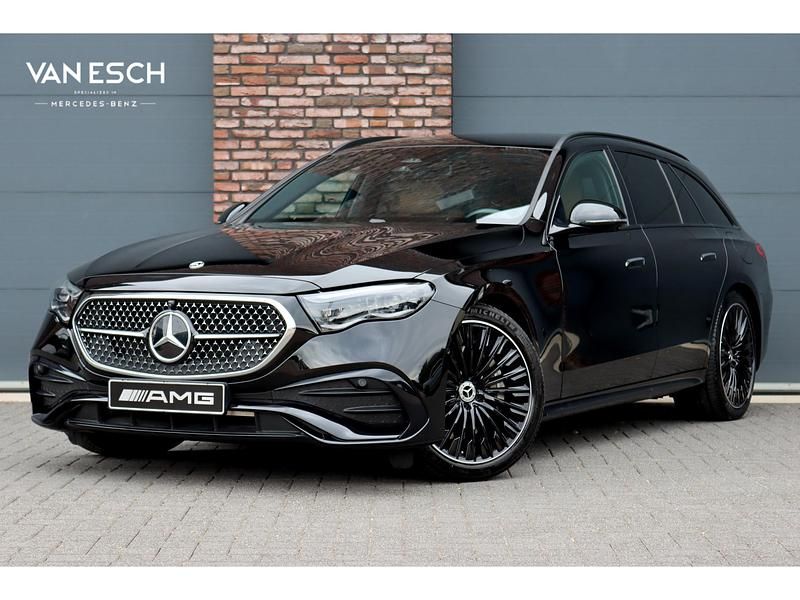 Zwart Gebruikt 2024 Mercedes E300 AMG line Stationwagen | € 59.500 (Duur) - Afbeelding 1/4