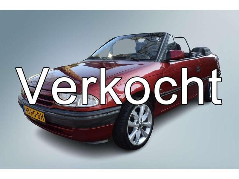 Rood Gebruikt 1993 Opel Astra Cabriolet Cabriolet | € 2.950 - Afbeelding 1/4