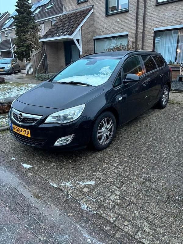 Occasion 2011 Opel Astra Stationwagen | € 2.400 (Super prijs) - Afbeelding 1/4