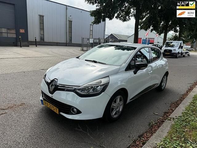 Wit Gebruikt 2014 Renault Clio IV Expression Hatchback | € 3.650 (Eerlijke prijs) - Afbeelding 1/4