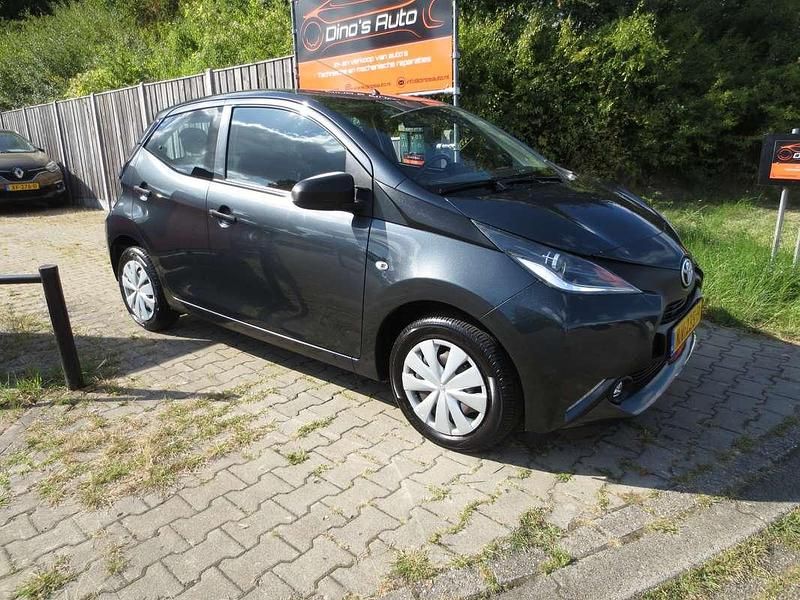 Grijs Gebruikt 2016 Toyota Aygo Hatchback | € 7.450 (Goede deal) - Afbeelding 1/4