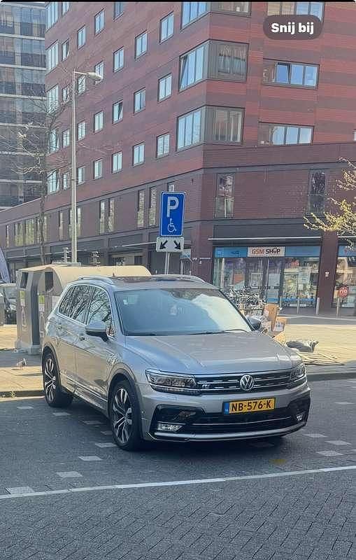 Grijs Gebruikt 2017 VW Tiguan Highline SUV | € 24.995 (Iets duurder) - Afbeelding 1/4