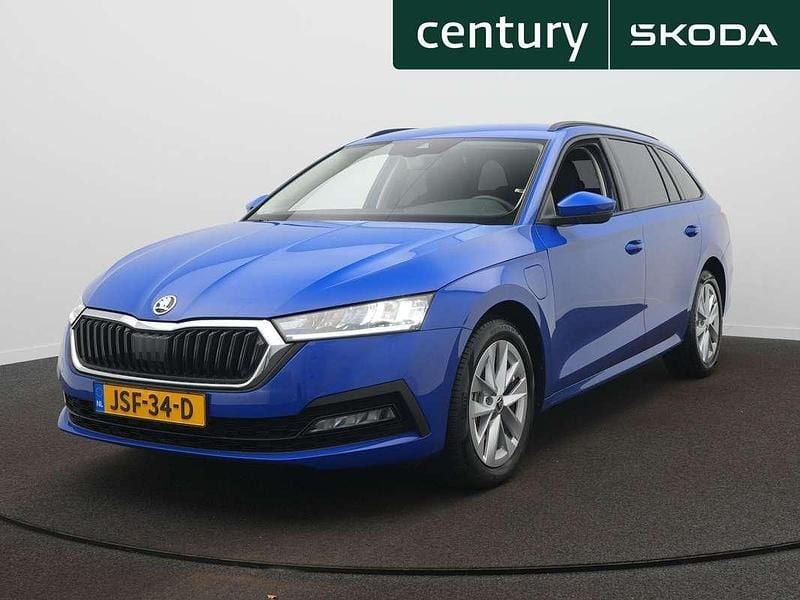 Blauw Gebruikt 2023 Skoda Octavia Business Line Stationwagen | € 24.900 (Super prijs) - Afbeelding 1/4