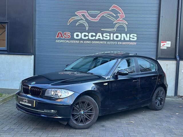 Zwart Occasion 2008 BMW 118 Hatchback | € 3.999 (Goede deal) - Afbeelding 1/4