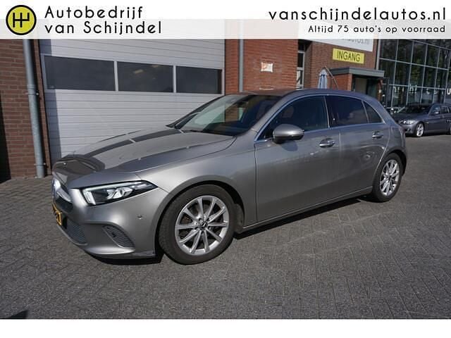 Grijs Gebruikt 2019 Mercedes A200 Premium Hatchback | € 21.945 (Super prijs) - Afbeelding 1/4