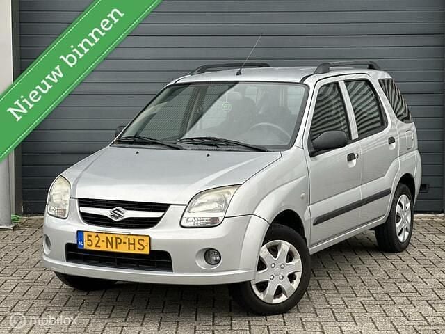 Grijs Gebruikt 2004 Suzuki Ignis GLS Hatchback | € 1.750 (Eerlijke prijs) - Afbeelding 1/4