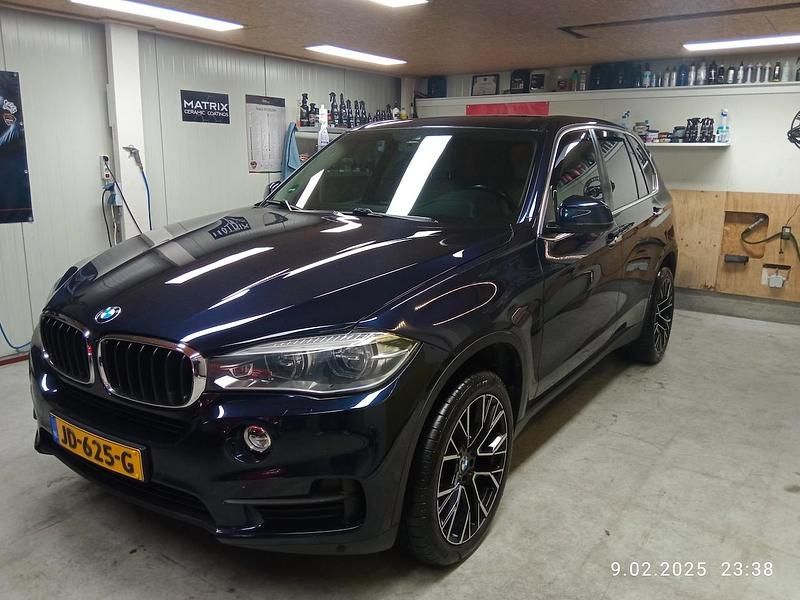 Blauw Occasion 2016 BMW X5 Executive SUV | € 21.900 - Afbeelding 1/4