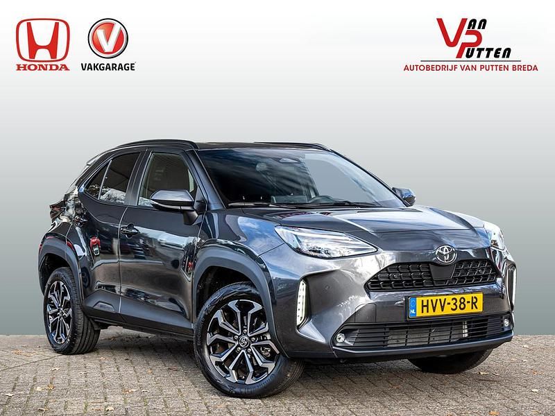 Grijs Occasion 2025 Toyota Yaris Cross Team SUV | € 29.999 (Eerlijke prijs) - Afbeelding 1/4