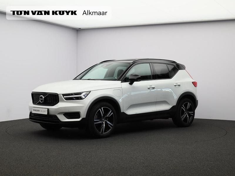 Wit Gebruikt 2021 Volvo XC40 R-Design SUV | € 34.950 (Eerlijke prijs) - Afbeelding 1/4