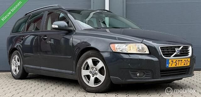 Grijs Gebruikt 2009 Volvo V50 Stationwagen | € 1.495 (Goede deal) - Afbeelding 1/4