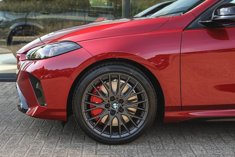 Occasion BMW 120 M Sport 156 PK (114 kW) 2025 Rood Hatchback