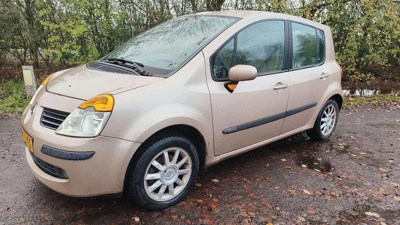 Goud Gebruikt 2006 Renault Modus MPV | € 750 (Goede deal) - Afbeelding 1/4