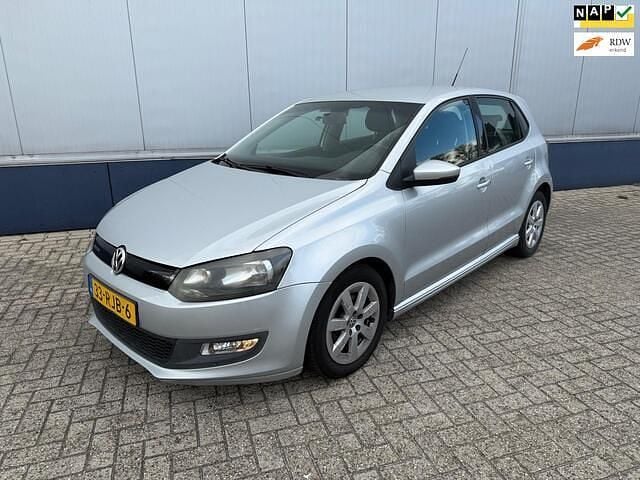 Grijs Gebruikt 2010 VW Polo Comfortline Hatchback | € 1.750 (Super prijs) - Afbeelding 1/4