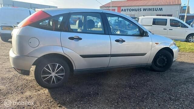 Occasion Ford Focus Ambiente 101 PK (74 kW) 2000 Grijs Hatchback