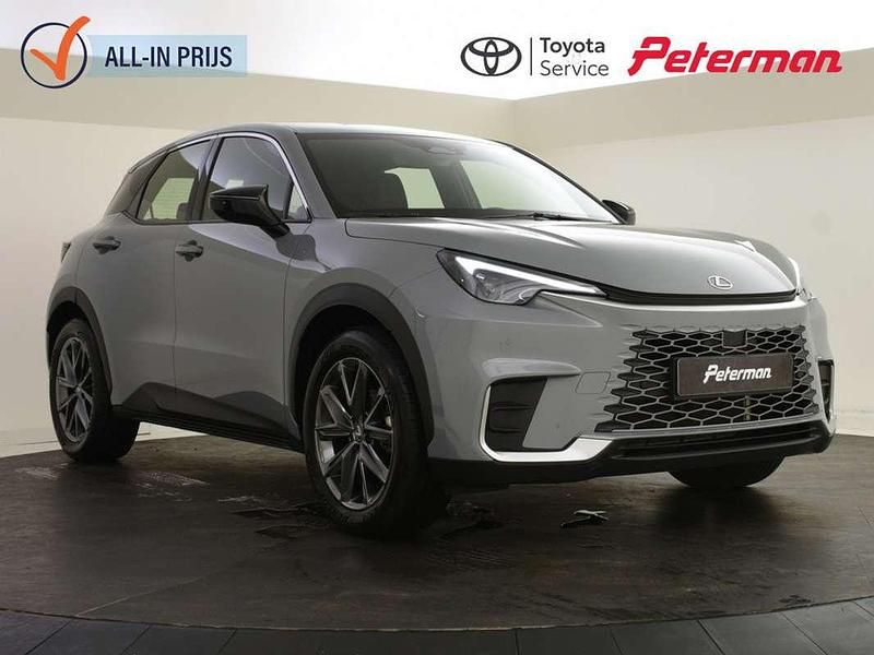 Grijs Gebruikt 2025 Lexus LBX SUV | € 38.899 (Eerlijke prijs) - Afbeelding 1/4