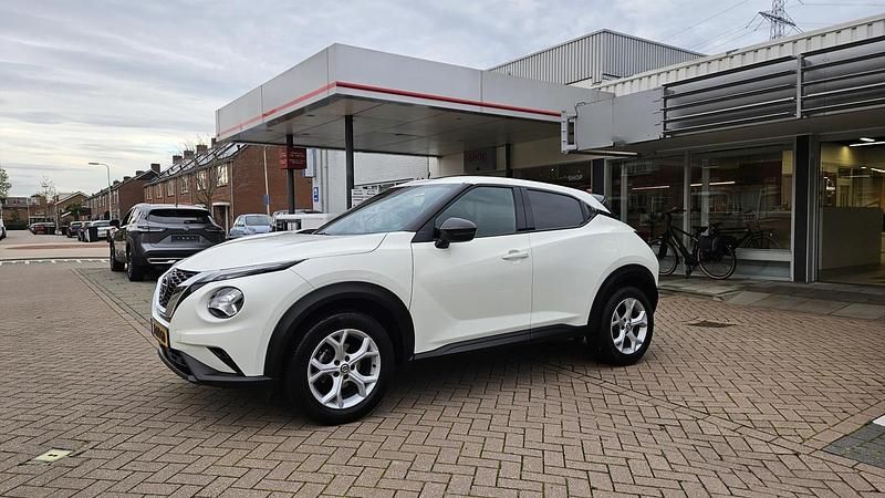 Wit Gebruikt 2020 Nissan Juke Acenta SUV | € 15.950 (Eerlijke prijs) - Afbeelding 1/4