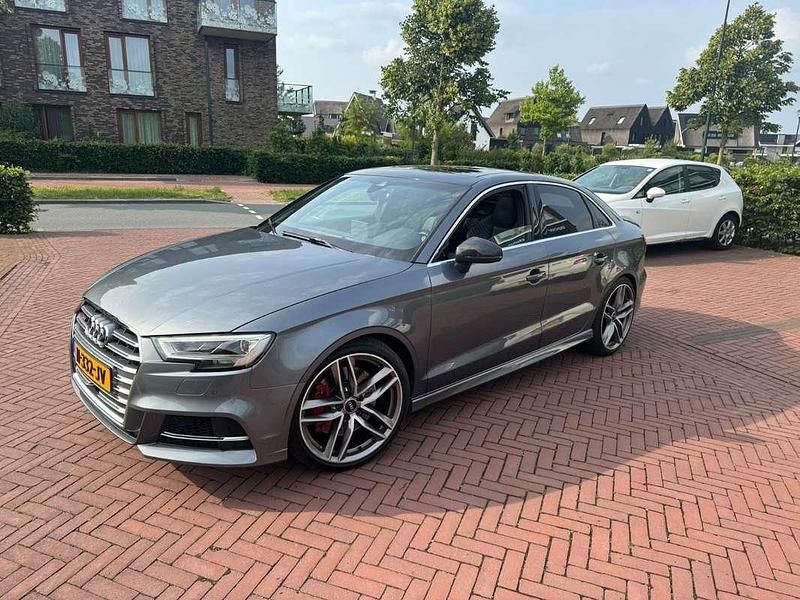 Grijs Occasion 2014 Audi S3 Sedan | € 20.000 (Eerlijke prijs) - Afbeelding 1/4