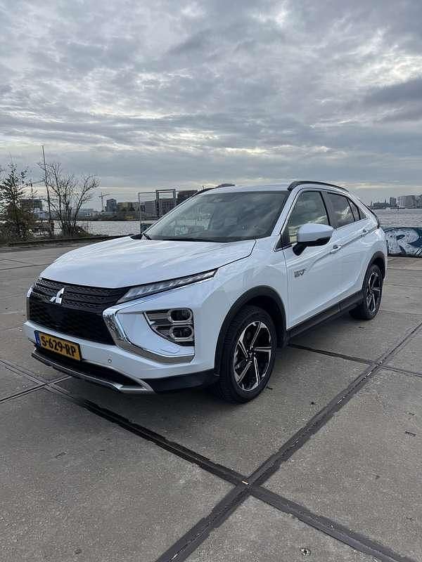Wit Gebruikt 2023 Mitsubishi Eclipse Cross Intense+ SUV | € 22.750 (Goede deal) - Afbeelding 1/4