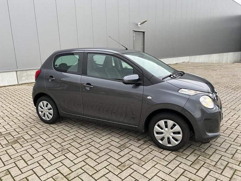 Grijs Gebruikt 2022 Citroën C1 Feel Hatchback | € 13.092 (Duur) - Afbeelding 1/4