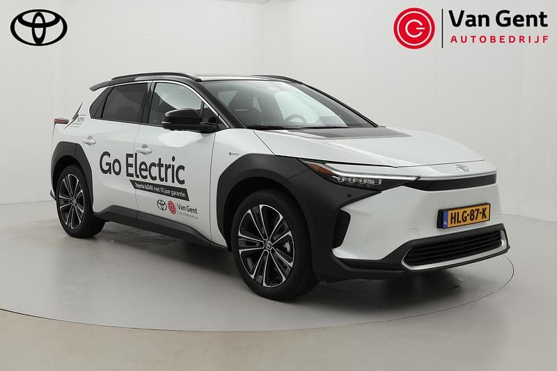 Wit Nieuw 2025 Toyota bZ4X Premium SUV | € 53.999 - Afbeelding 1/4