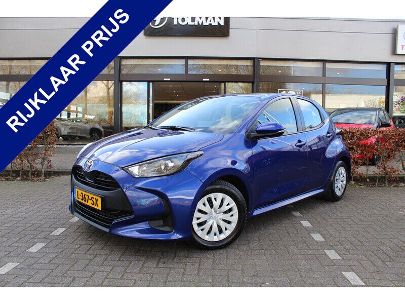 Blauw Gebruikt 2021 Toyota Yaris Active Hatchback | € 14.950 - Afbeelding 1/4