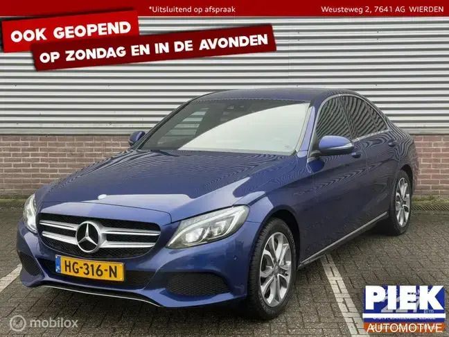 Blauw, metallic lak Gebruikt 2015 Mercedes C350e Avantgarde Sedan | € 13.999 - Afbeelding 1/3