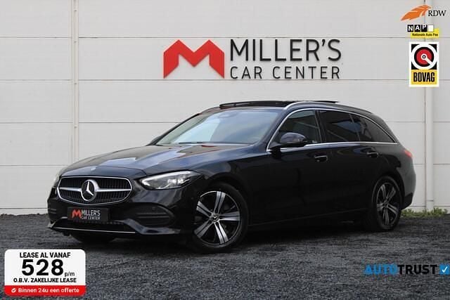 Zwart Occasion 2022 Mercedes C200 Stationwagen | € 32.950 (Super prijs) - Afbeelding 1/4