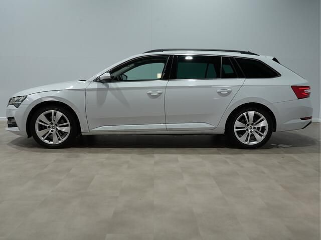 Occasion Skoda Superb Business Line 204 PK (150 kW) 2020 Moon white metallic Stationwagen