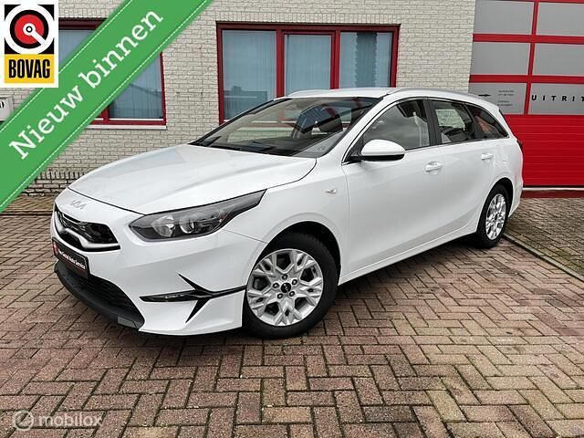 Wit Occasion 2024 Kia Ceed Sportswagon Stationwagen | € 23.950 (Super prijs) - Afbeelding 1/4