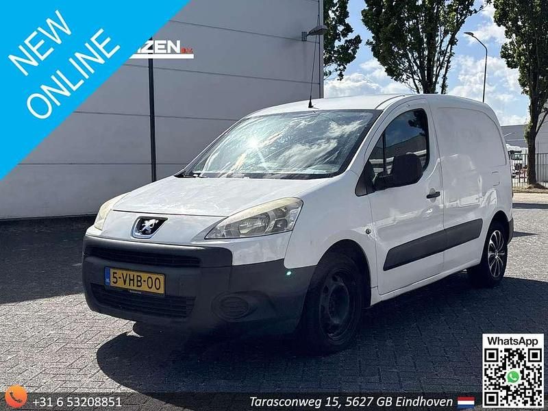 Wit Gebruikt 2010 Peugeot Partner MPV | € 1.950 (Eerlijke prijs) - Afbeelding 1/4