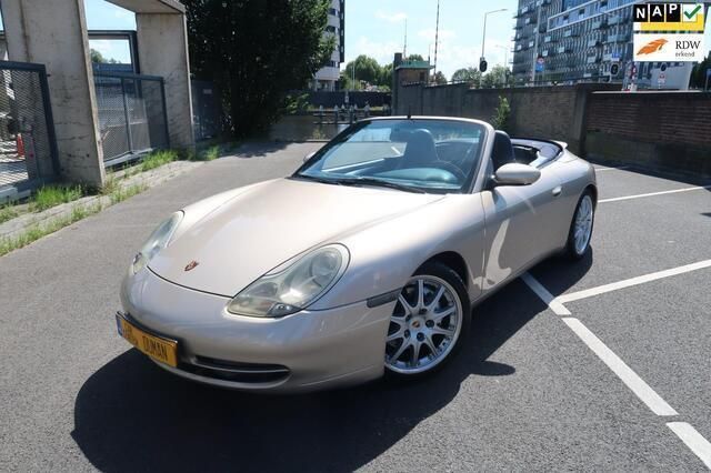 Beige Gebruikt 1999 Porsche 911 Carrera 4 Cabriolet | € 27.950 (Iets duurder) - Afbeelding 1/4