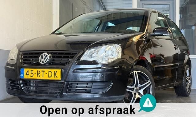 Zwart Gebruikt 2005 VW Polo Hatchback | € 795 (Goede deal) - Afbeelding 1/4