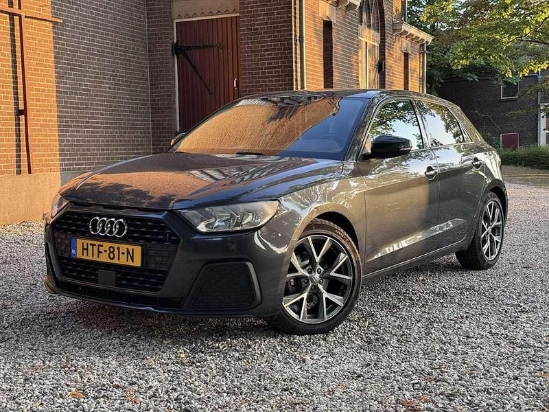 Grijs Gebruikt 2019 Audi A1 Proline Hatchback | € 12.450 (Goede deal) - Afbeelding 1/4