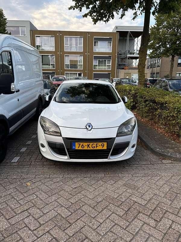 Wit Gebruikt 2009 Renault Mégane Coupé Dynamique Coupé | € 4.950 (Eerlijke prijs) - Afbeelding 1/4