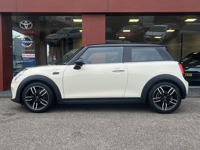 Wit Gebruikt 2019 Mini Cooper Pepper Hatchback | € 11.750 (Goede deal) - Afbeelding 1/4